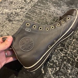Men brown leather converse